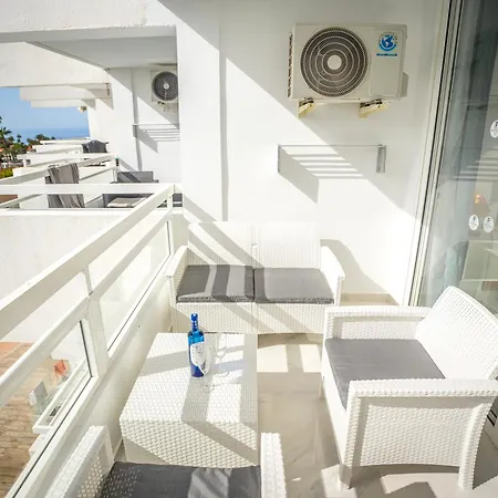 Stylish With Ocean View And Pool, Ponderosa, 322 * 阿德耶